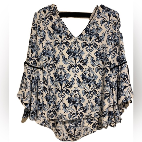 White House Black Market Tops - White House Black Market (WHBM) Women’s Blouse Top Sz. 2